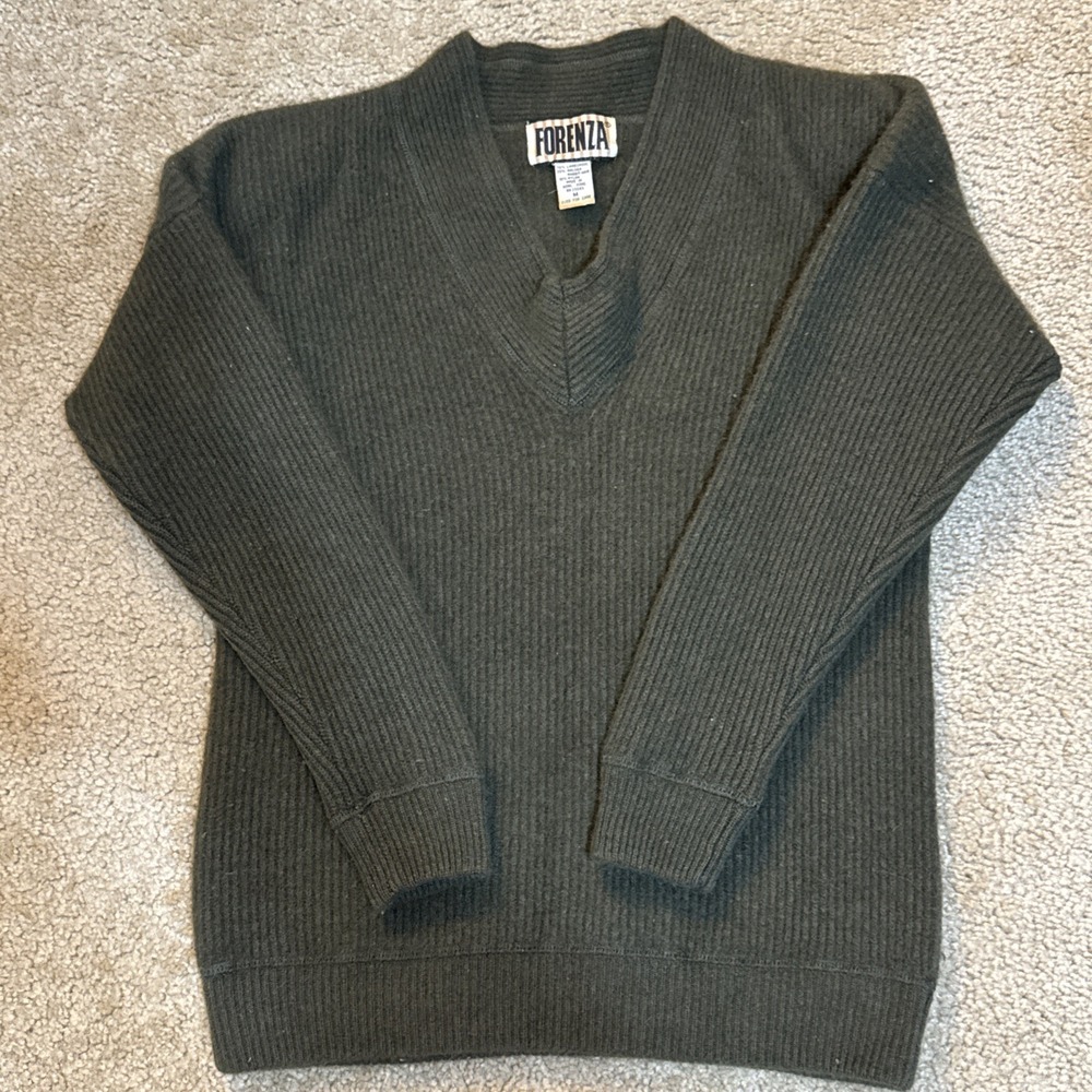 Vintage 80s/90s Forenza Lambswool Angora Blend Sweater size Medium Forest Green